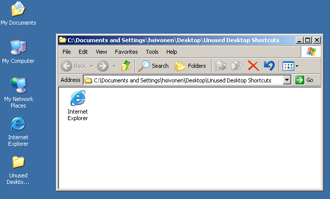 [The IE icon on the desktop and a folder holding a copy of the IE icon]