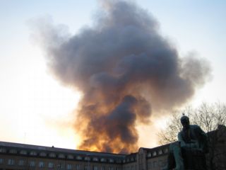 [The smoke as seen from behind the railway station] 